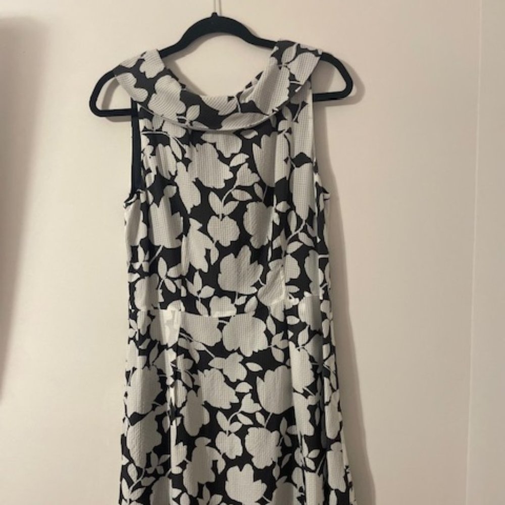 Brooks Brothers Sleeveless Black and White Floral A-Line Dress - Size 12